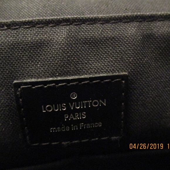 Authentic Louis Vuitton District PM Bag - Picture 4 of 8